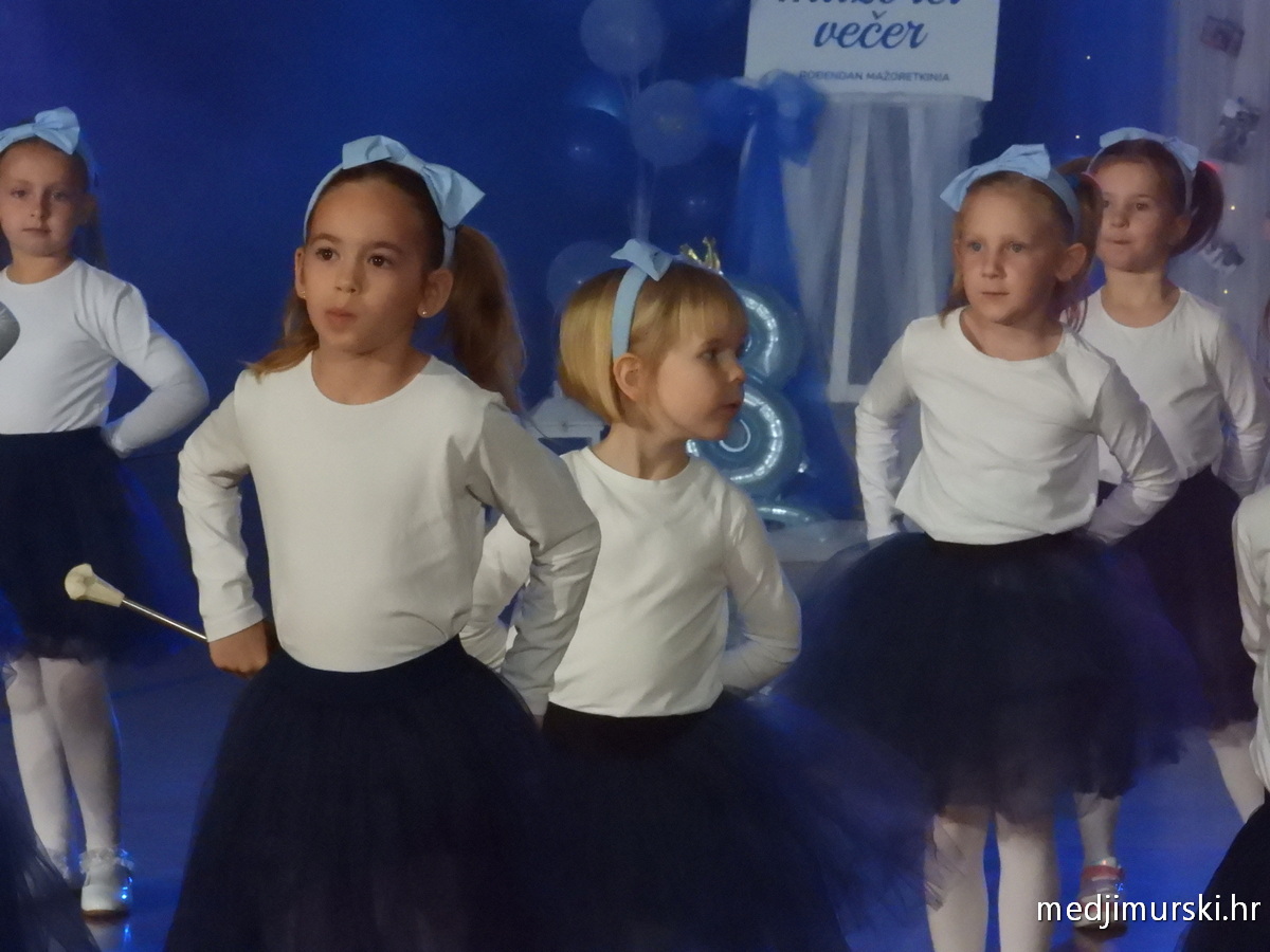 Sobočka mažoret večer (38)