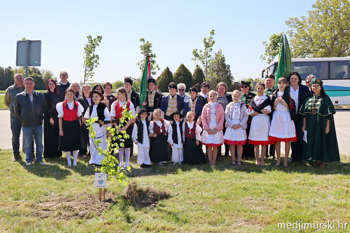 ZA UNUTRA 2 (5)