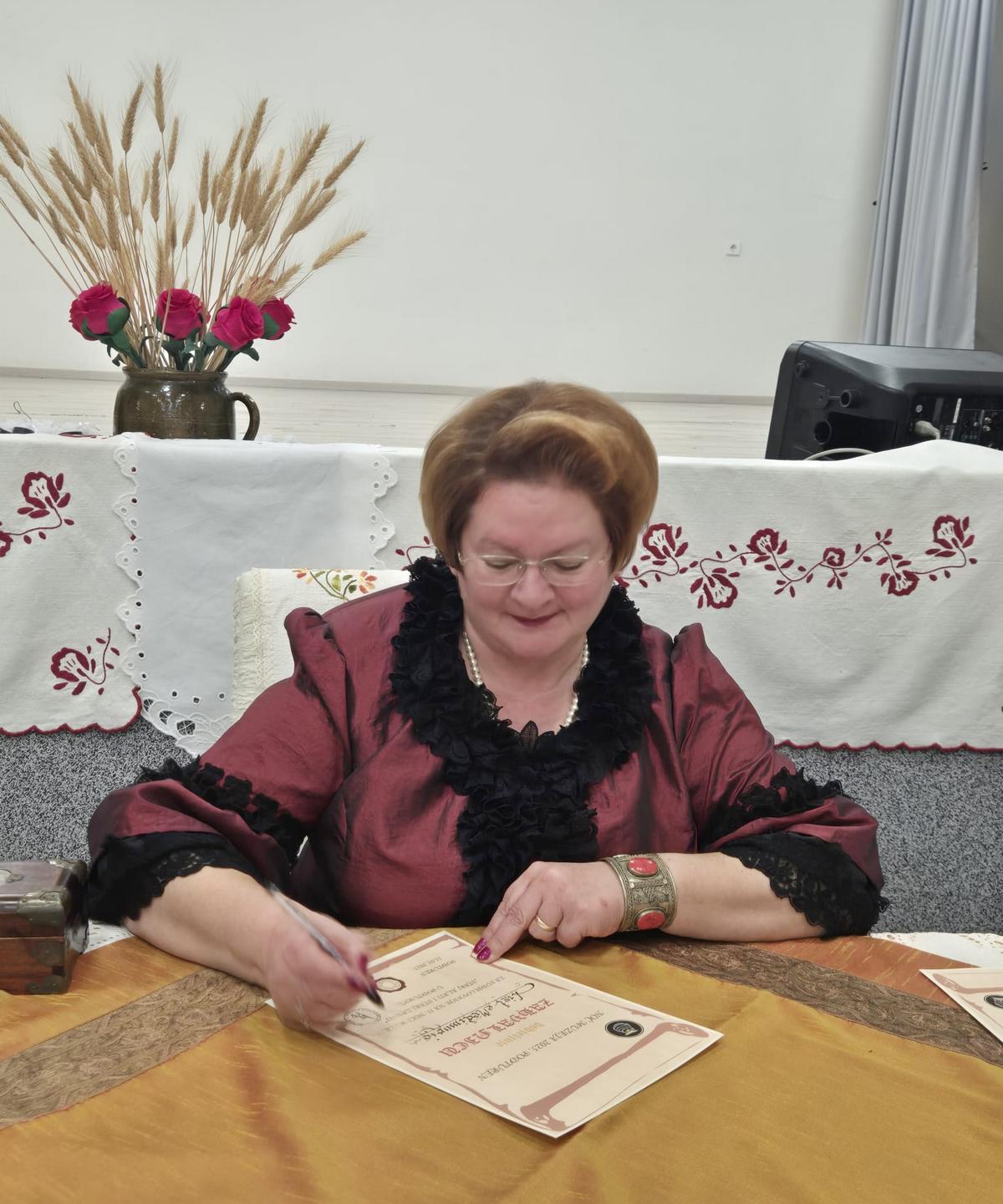 ZA UNUTRA 5 Svjetlana se bavi i gotičkom kaligrafijom