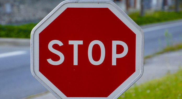 Stop znak glavna
