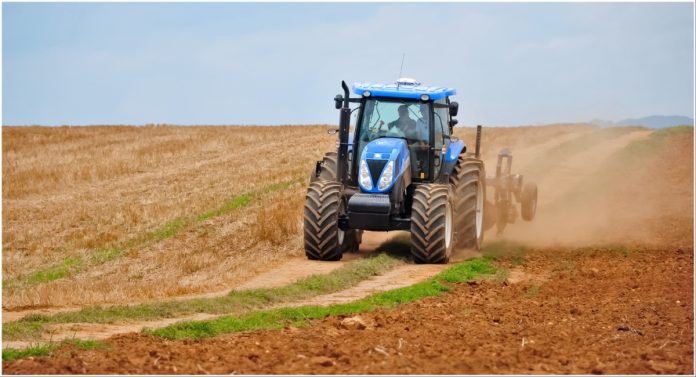 Traktor naslovna