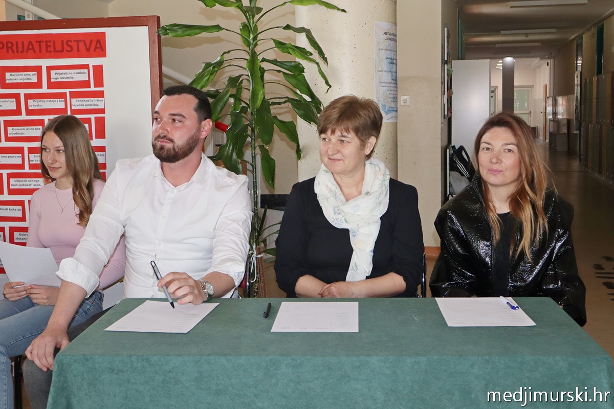 Za unutra 2 Žiri Stiven Vrbanec, Biserka Poljak i Andreja Ščapec