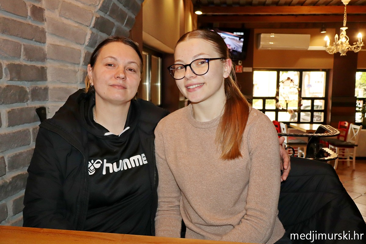 Za unutra 7 Maja Elena s mamom Karmen