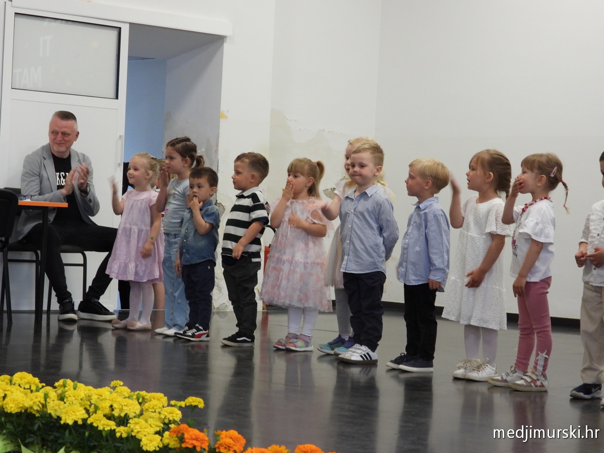 Koncert Majčin dan Vratišinec (18)