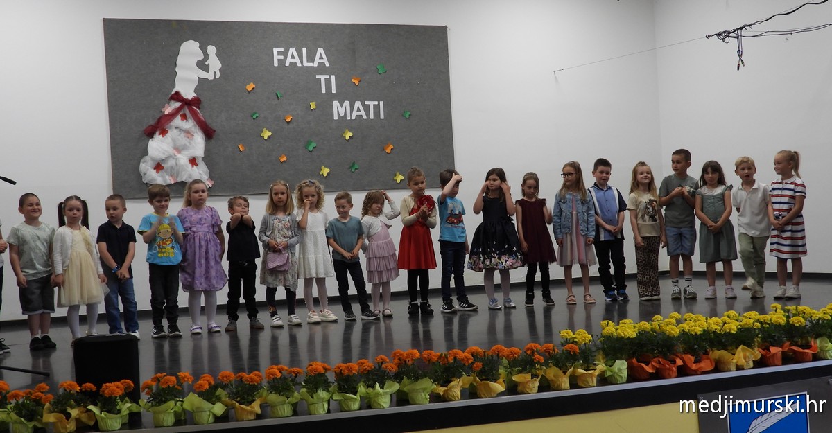 Koncert Majčin dan Vratišinec (19)