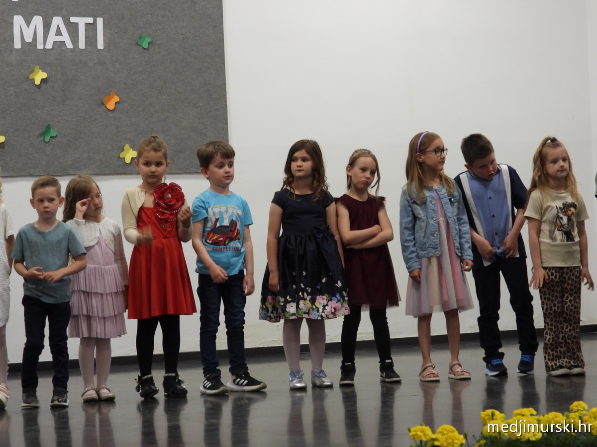 Koncert Majčin dan Vratišinec (20)