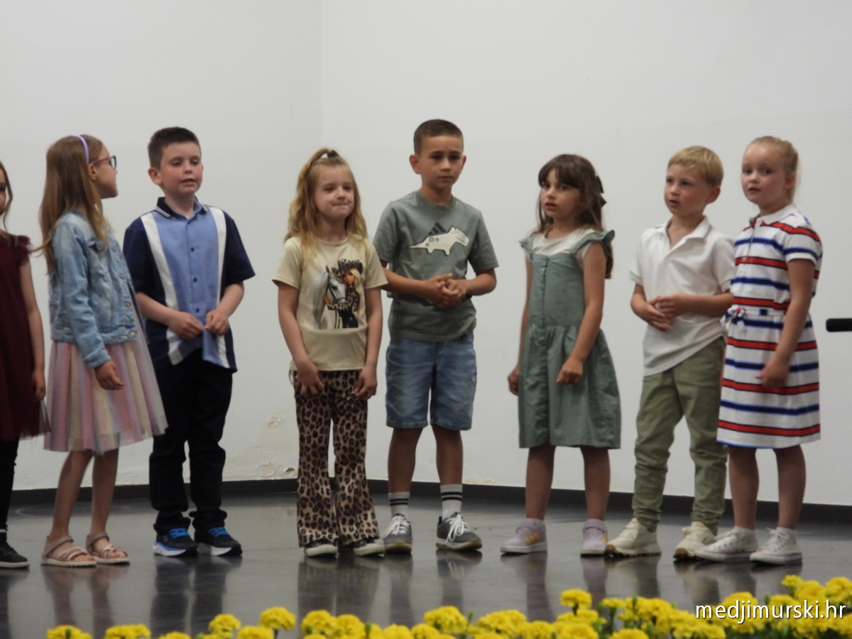 Koncert Majčin dan Vratišinec (22)