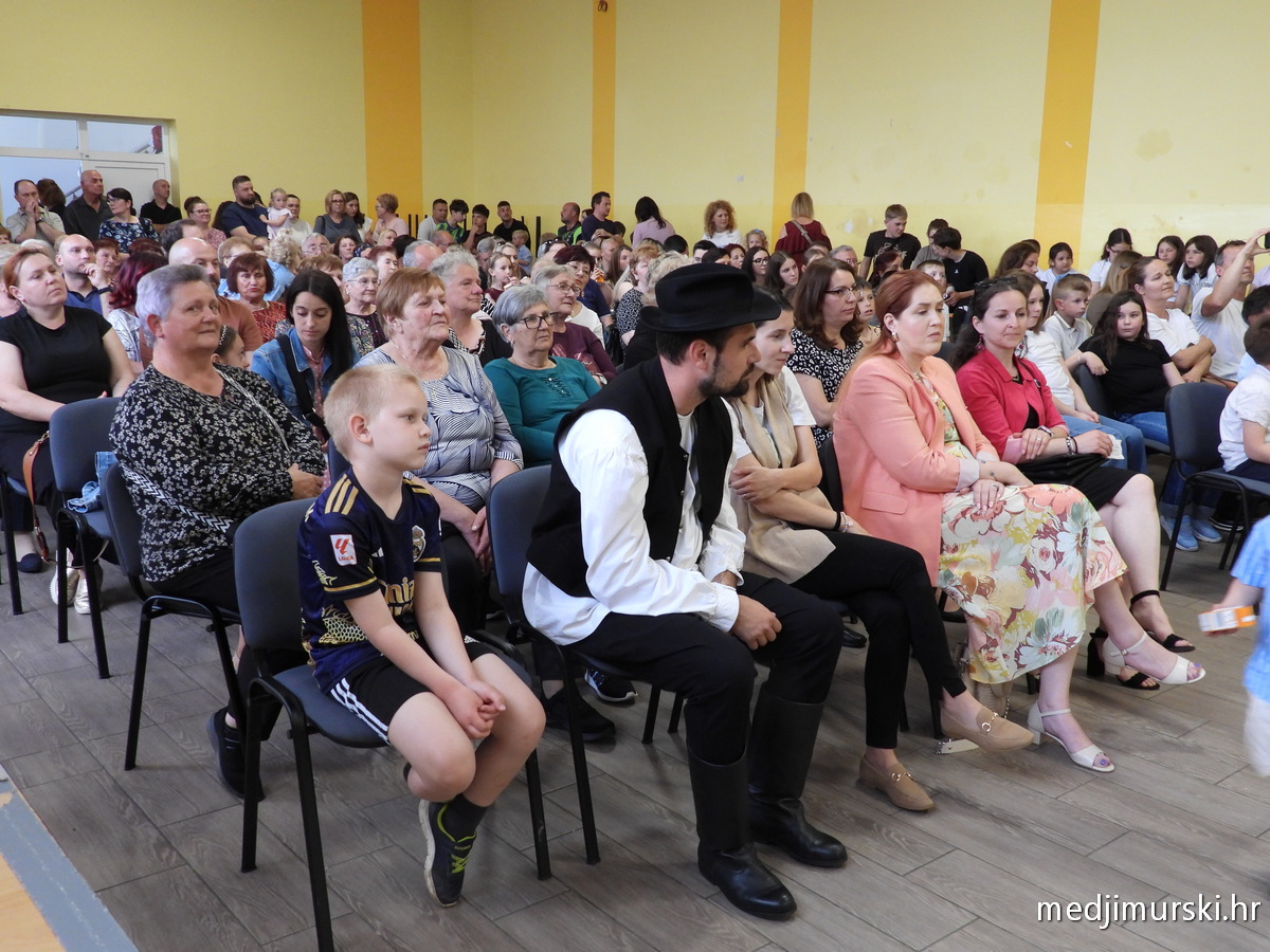 Koncert Majčin dan Vratišinec (26)