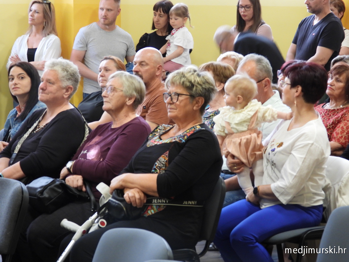Koncert Majčin dan Vratišinec (32)