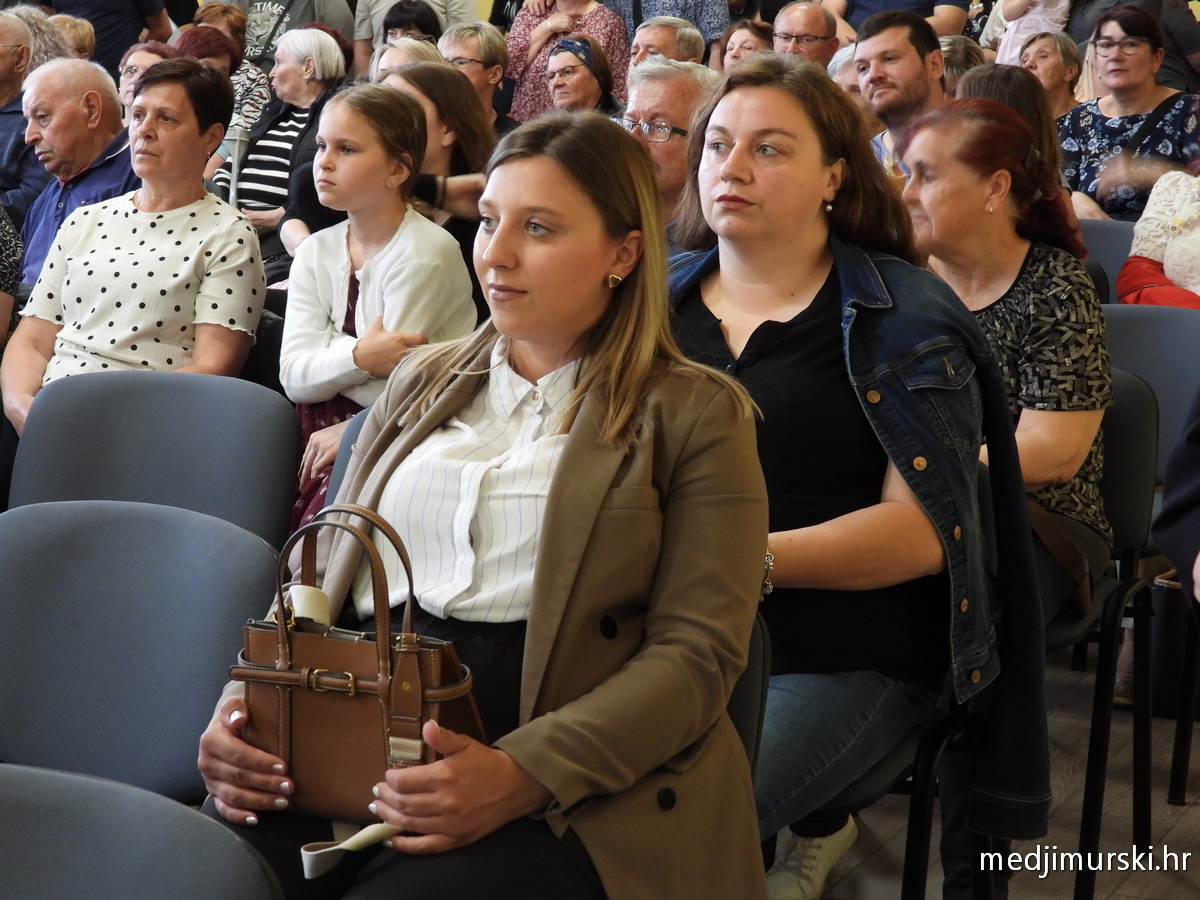Koncert Majčin dan Vratišinec (33)