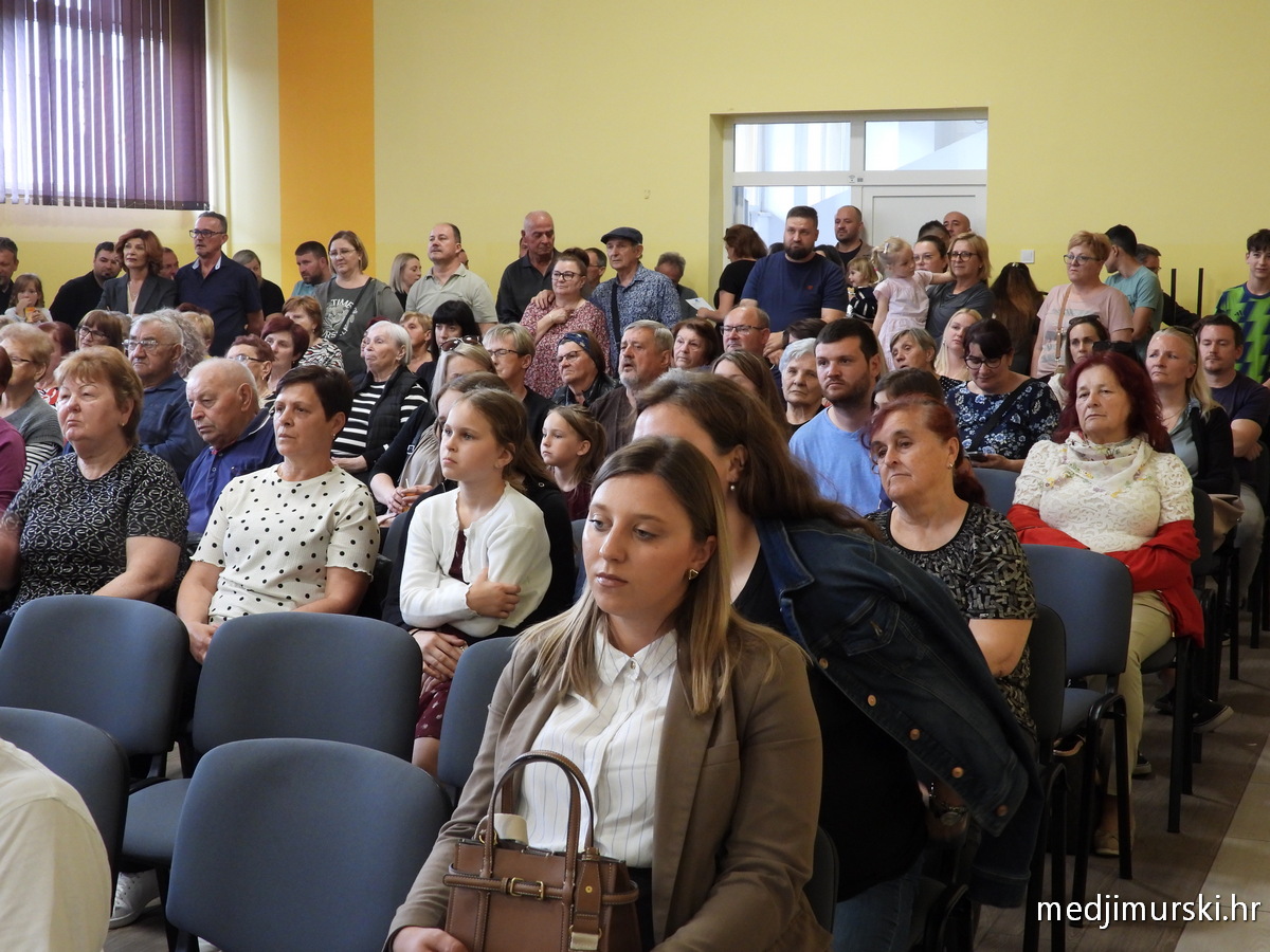 Koncert Majčin dan Vratišinec (34)