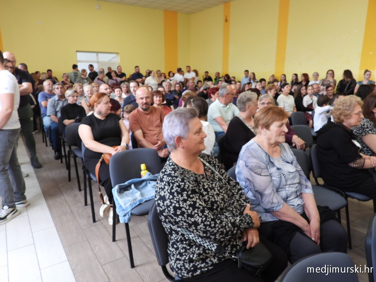 Koncert Majčin dan Vratišinec (4)