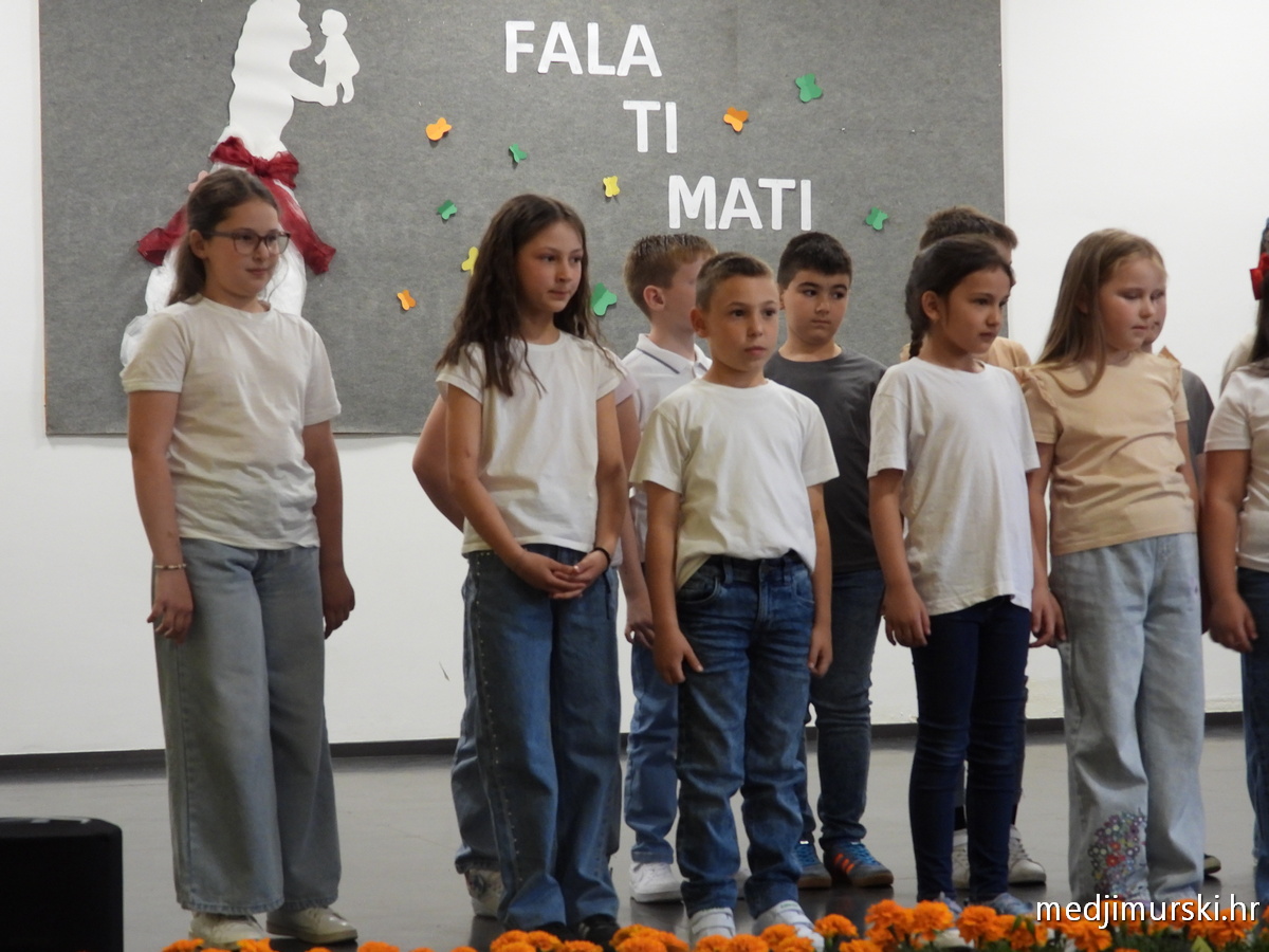 Koncert Majčin dan Vratišinec (41)
