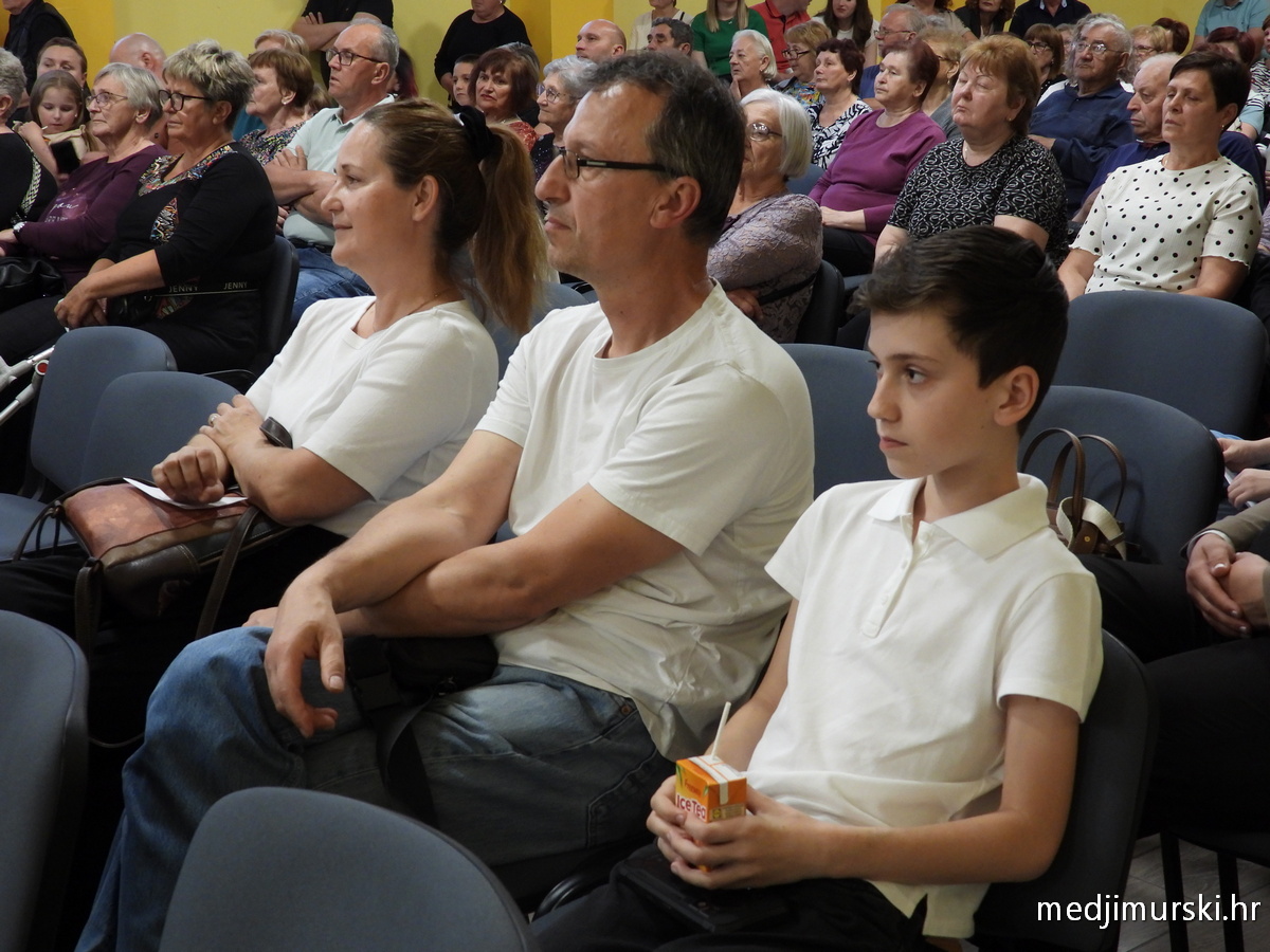 Koncert Majčin dan Vratišinec (55)