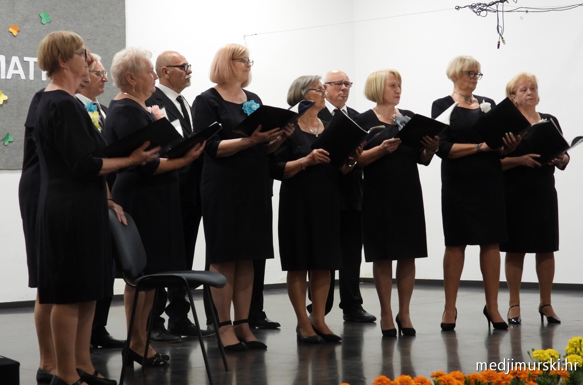 Koncert Majčin dan Vratišinec (57)