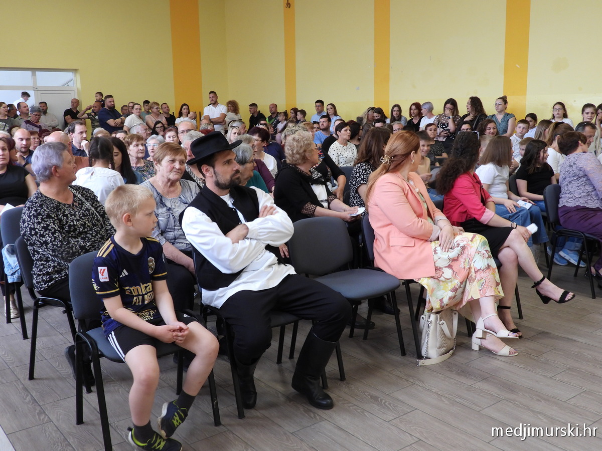 Koncert Majčin dan Vratišinec (6)