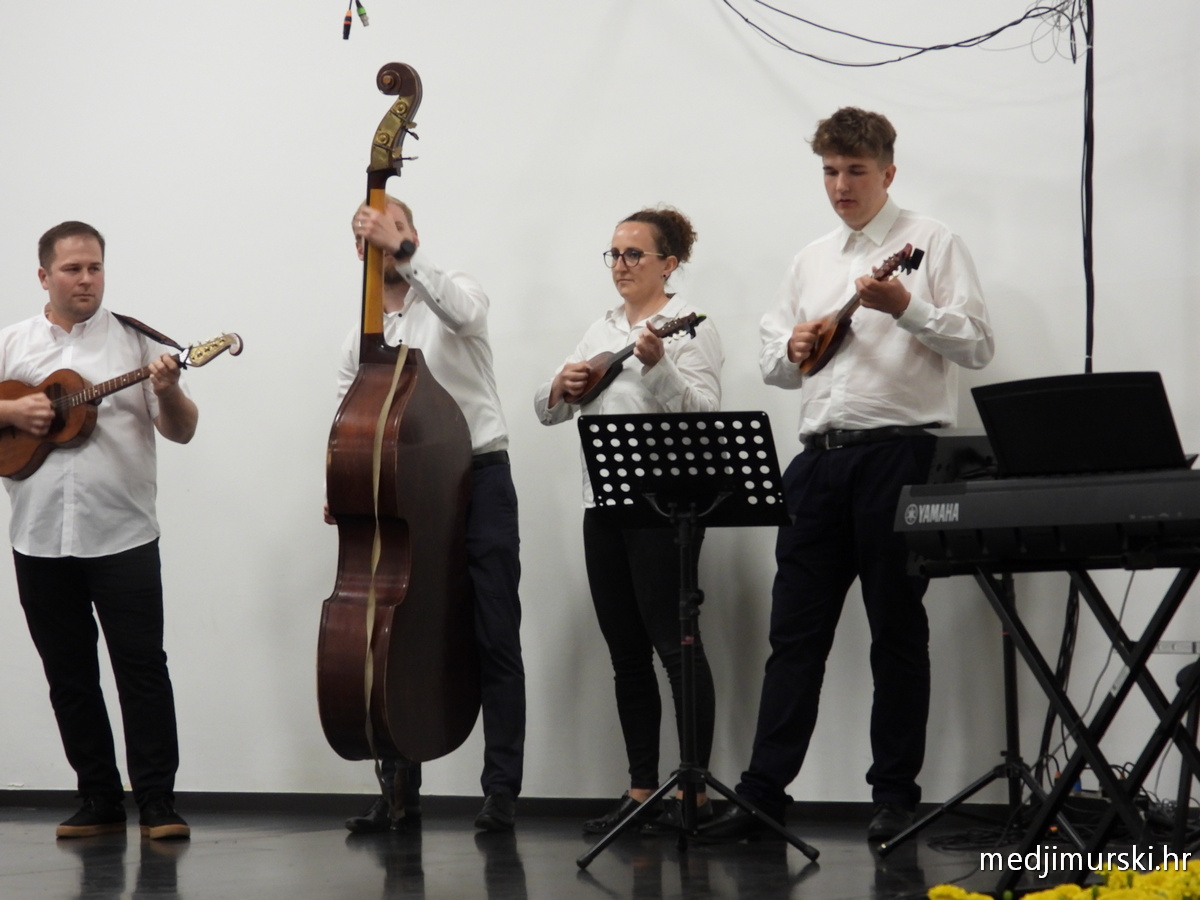 Koncert Majčin dan Vratišinec (62)