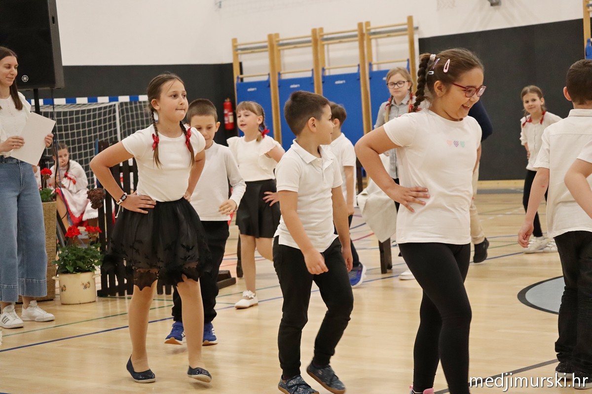 Međunarodni folklorni susret Draškovec (26)