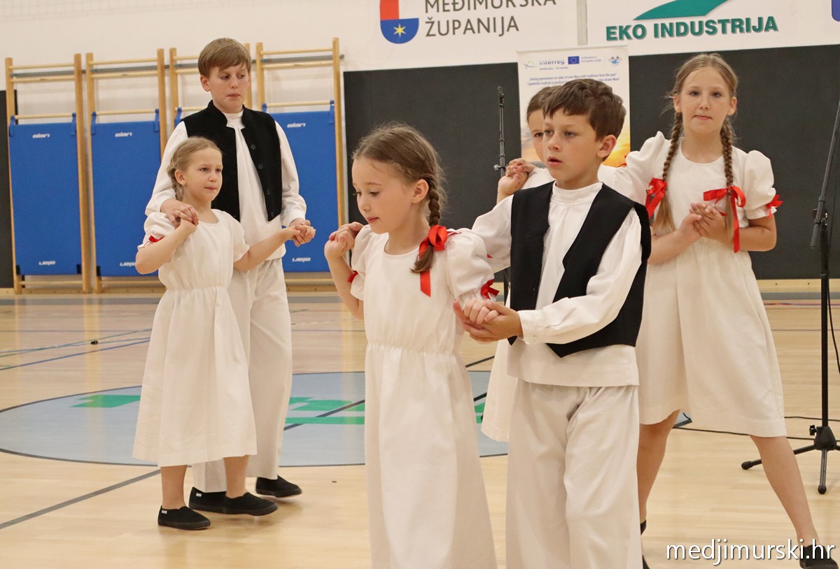 Međunarodni folklorni susret Draškovec (85)