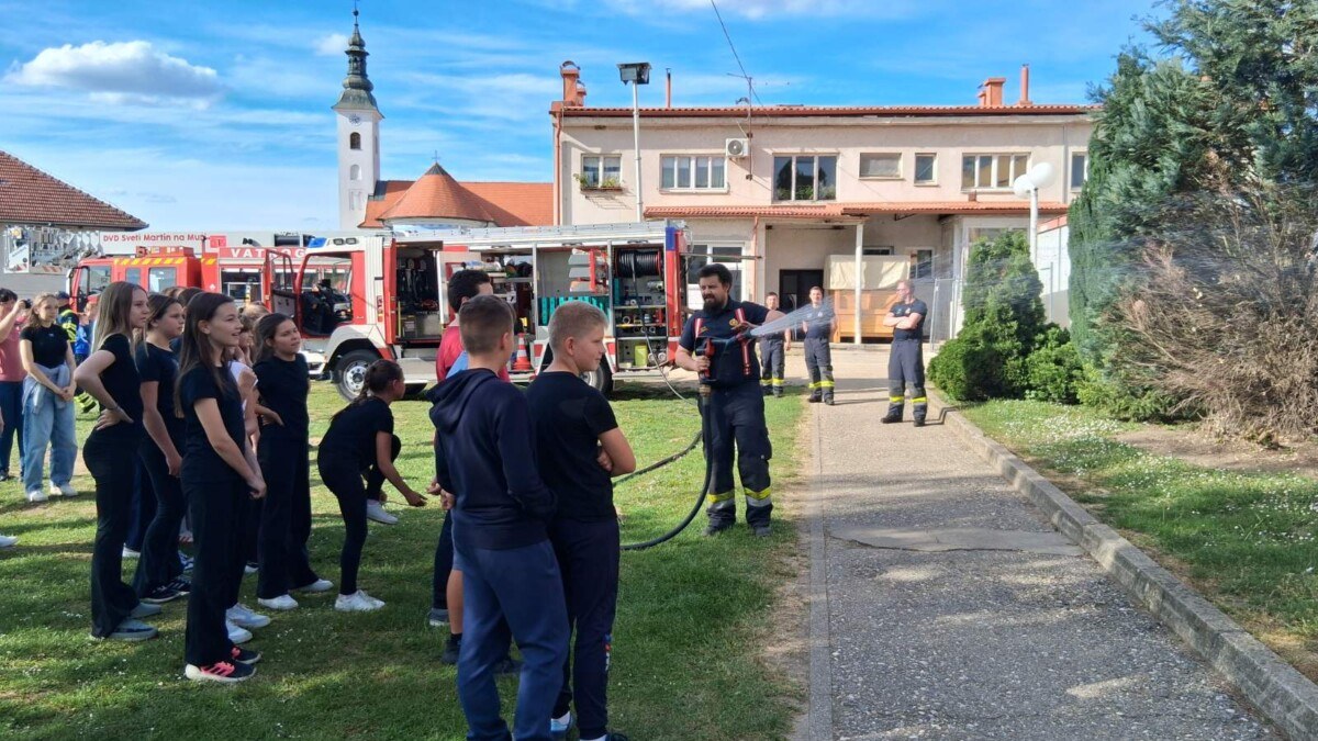 OŠ Sveti Martin vatrogasna vježba (12)