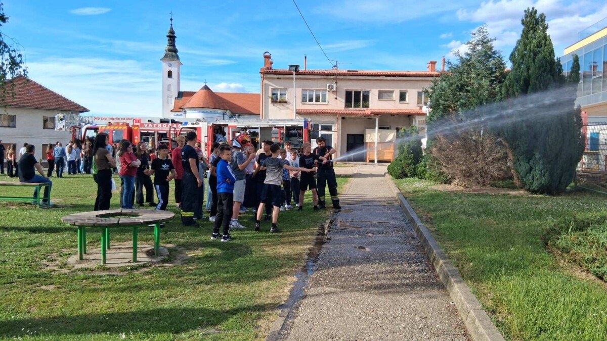 OŠ Sveti Martin vatrogasna vježba (6)
