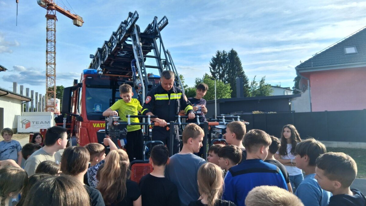 OŠ Sveti Martin vatrogasna vježba (7)