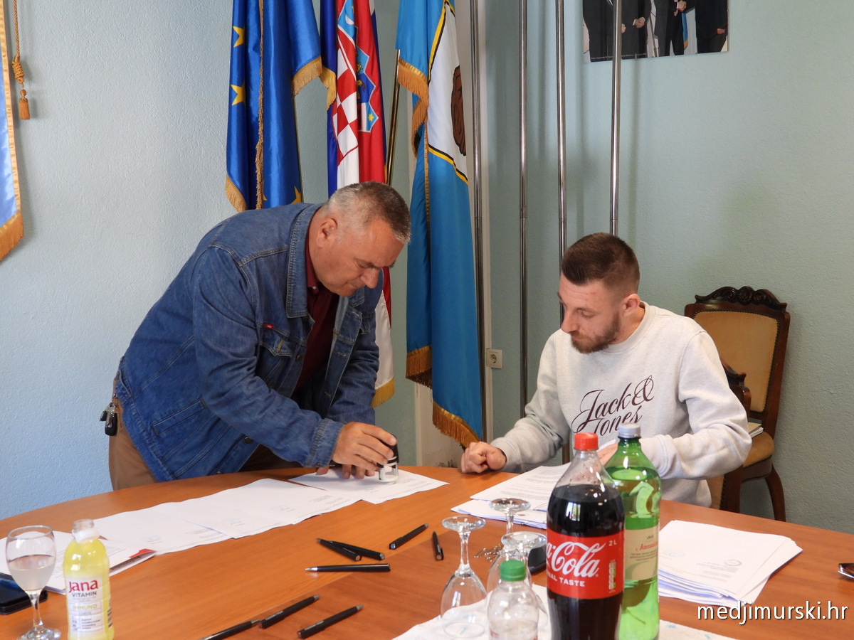 Potpisivanje ugovora Orehovica (37)