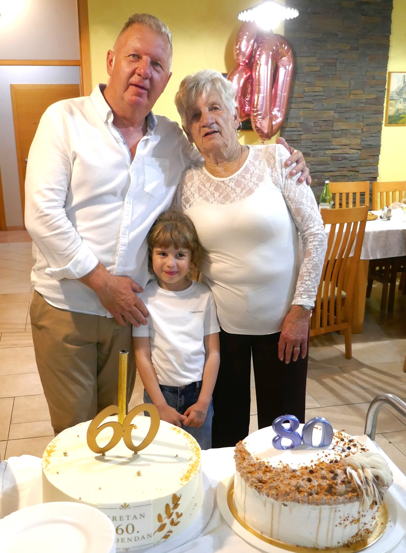 Robi, mala Mila i majka Dragica