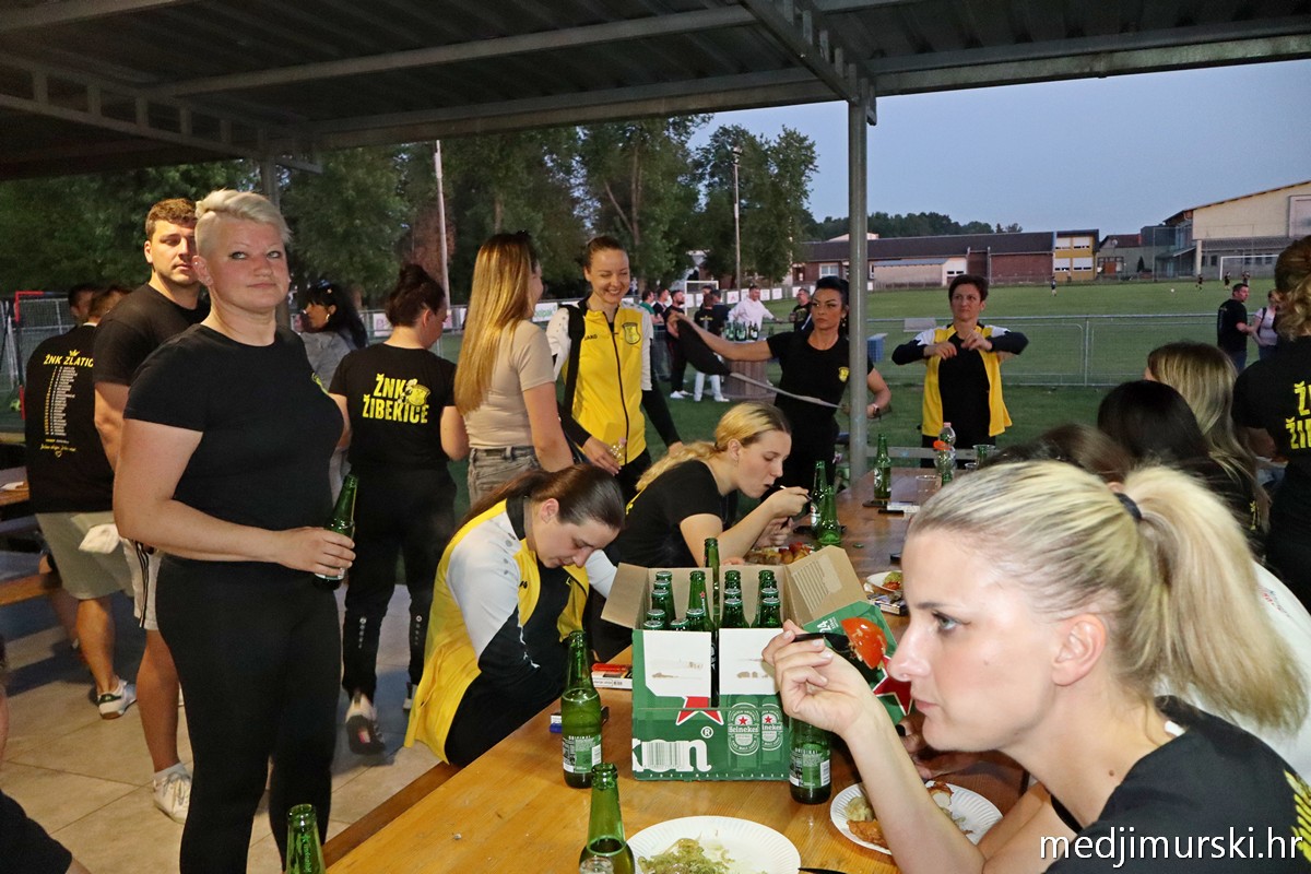 ŽNK Zlatice Belica prvakinje lige (70)