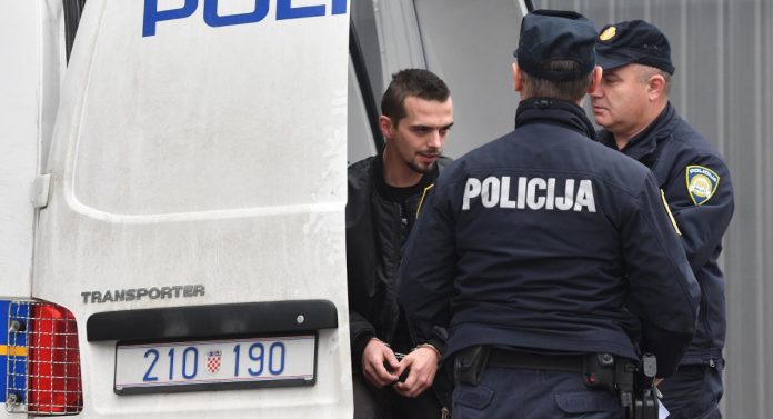 Varaždin: Antonija Lajtmana, osumnjičenog za ubojstvo Mihaela Lajtmana, dovode na ispitivanje