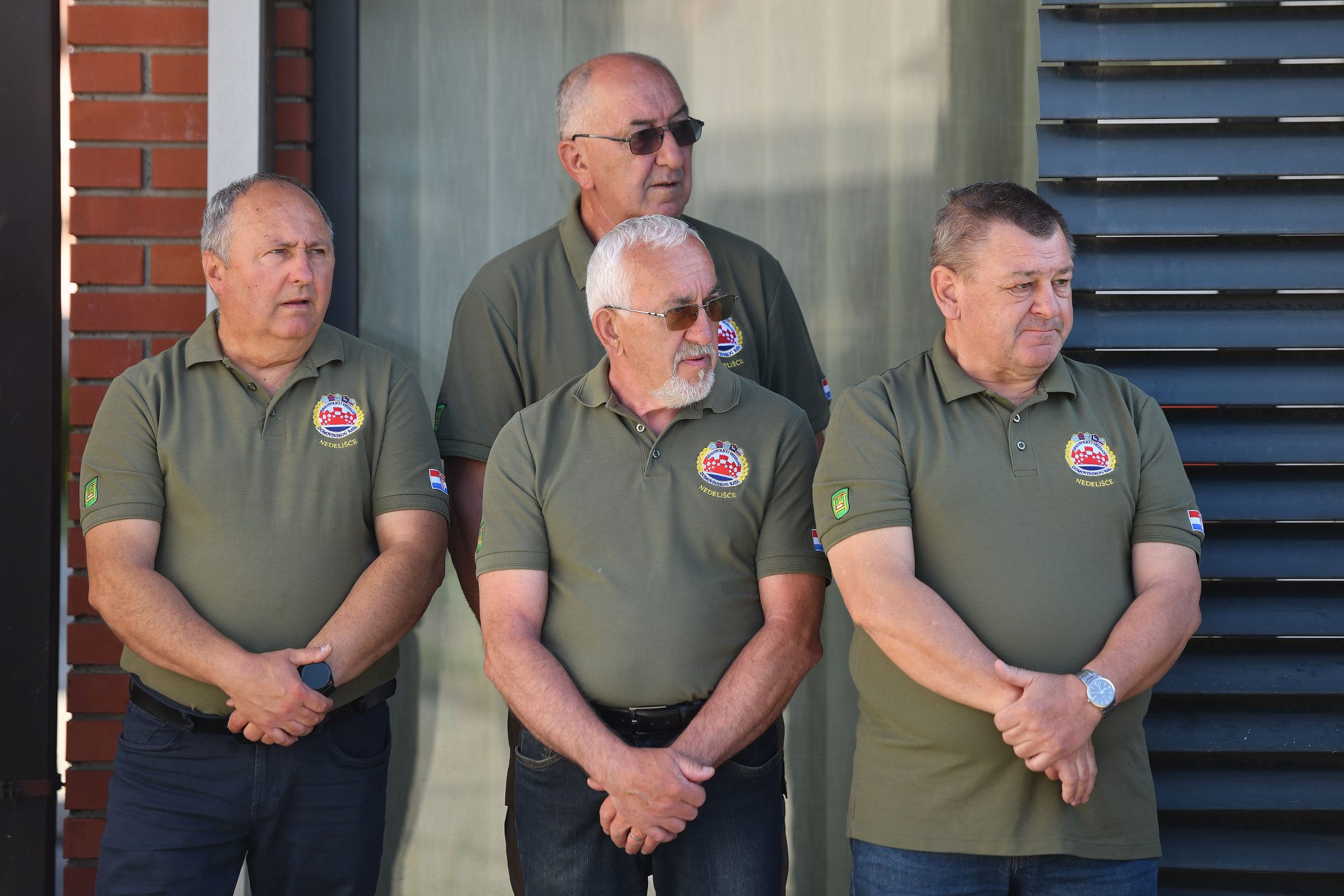 Nedelišće: Povodom Dana državnosti položeni su vijenci i zapaljene svijeće kod obilježja u spomen braniteljima