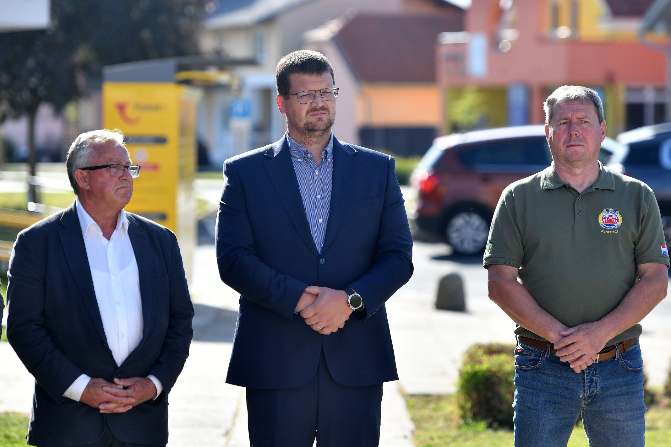Nedelišće: Povodom Dana državnosti položeni su vijenci i zapaljene svijeće kod obilježja u spomen braniteljima
