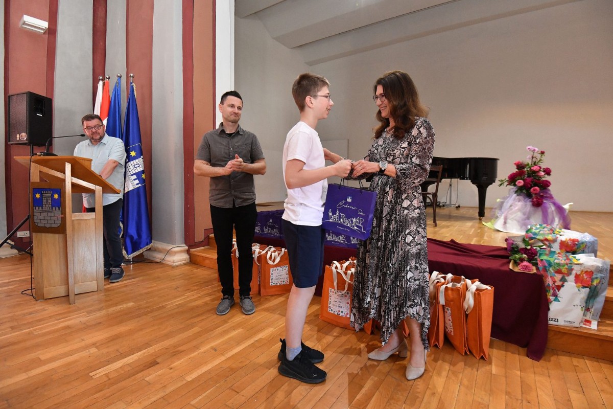 Ucenici19 vzr
