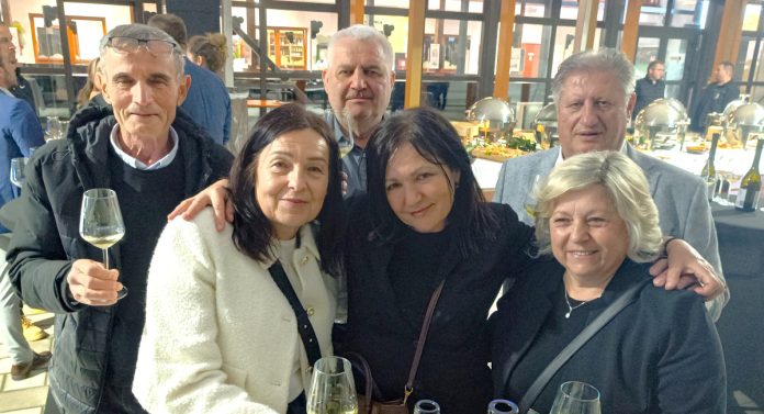 Vino doajeni supruge
