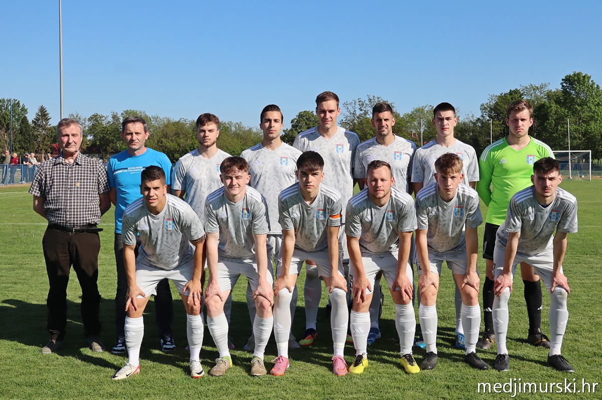 Za unutra 1 Ivica Gašparić i seniorska ekipa NK a Mladost Sveta Marija
