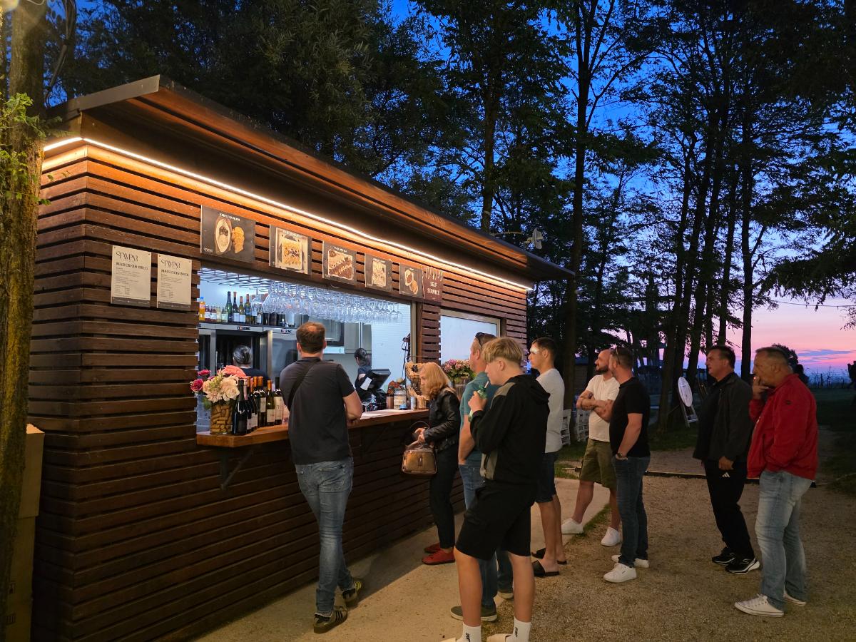 Doček ljeta Mađerkin breg (3)