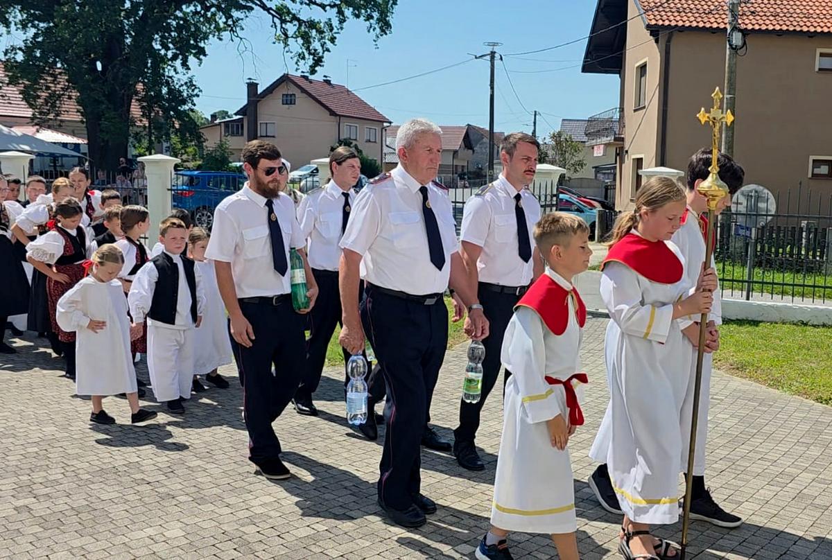 Procesija i sveta misa Donji Vidovec (1)