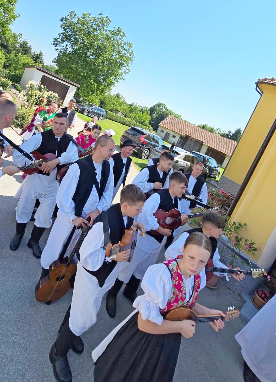Procesija i sveta misa Donji Vidovec (1)