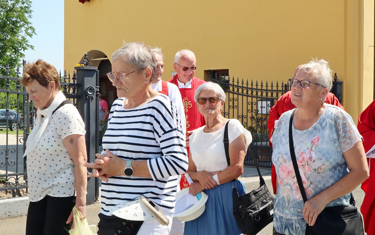 Procesija i sveta misa Donji Vidovec (14)