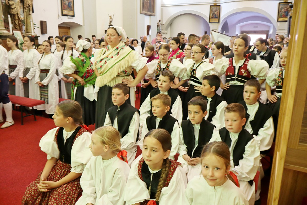 Procesija i sveta misa Donji Vidovec (17)