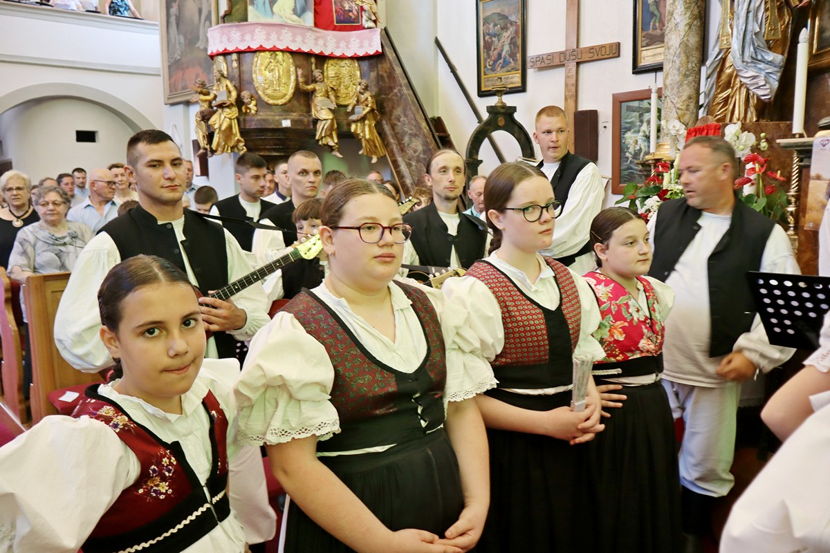 Procesija i sveta misa Donji Vidovec (19)