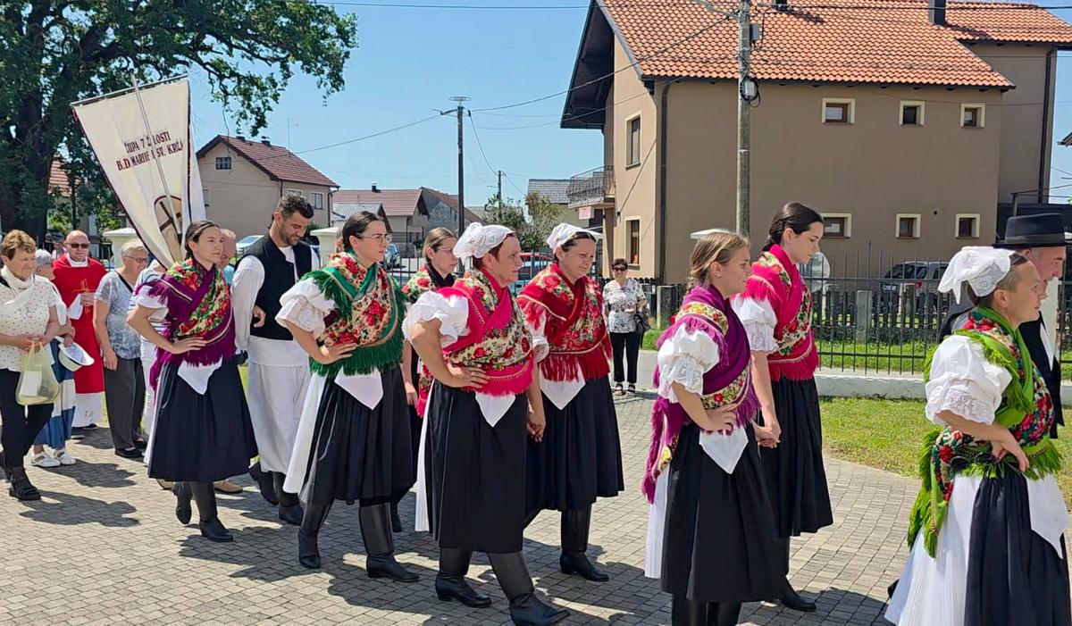 Procesija i sveta misa Donji Vidovec (2)