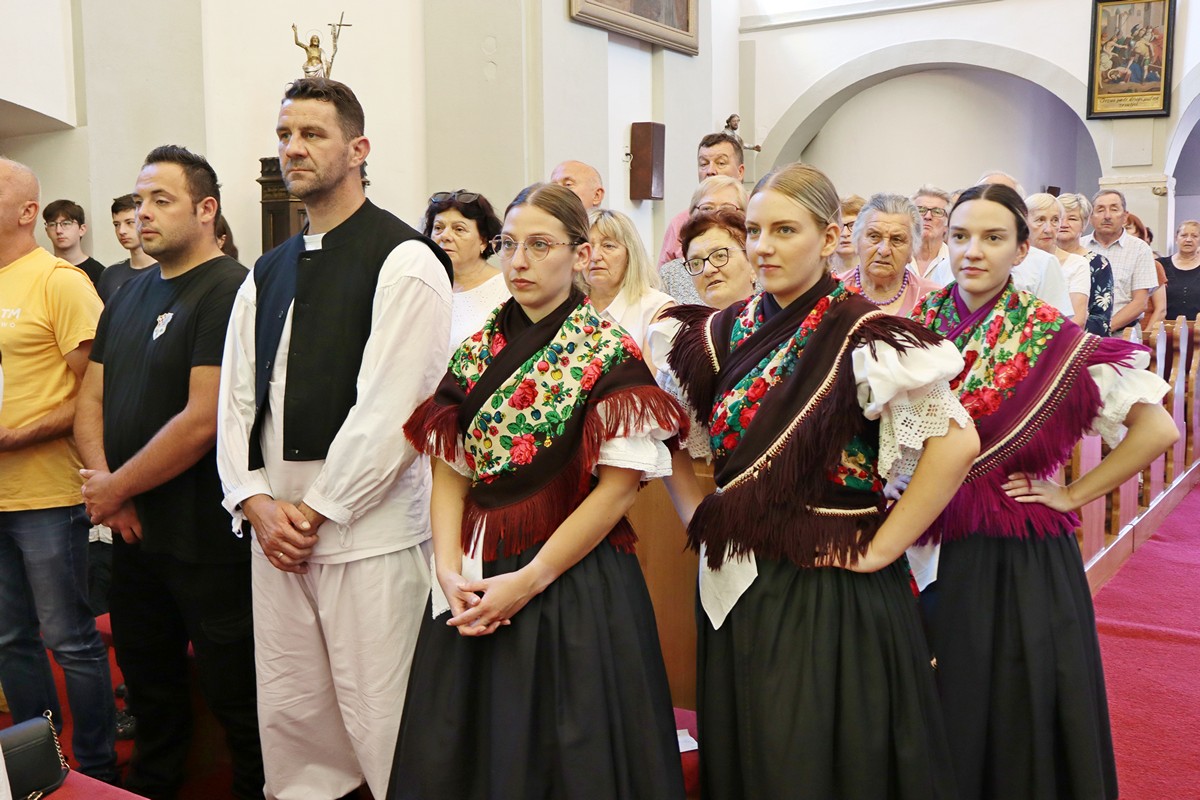 Procesija i sveta misa Donji Vidovec (21)