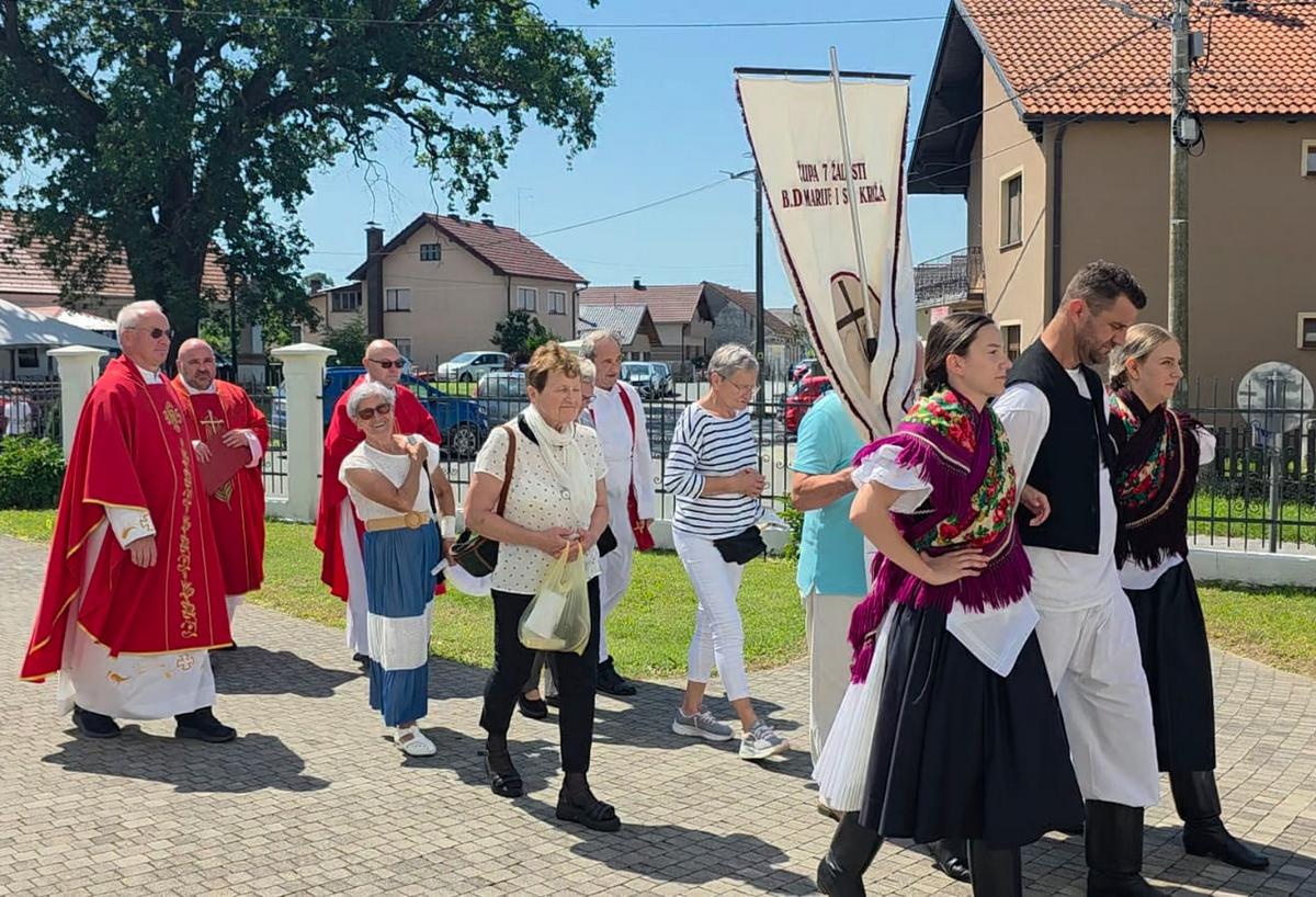 Procesija i sveta misa Donji Vidovec (3)