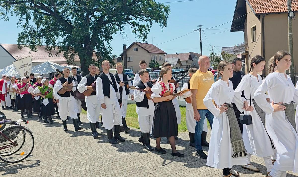 Procesija i sveta misa Donji Vidovec (4)