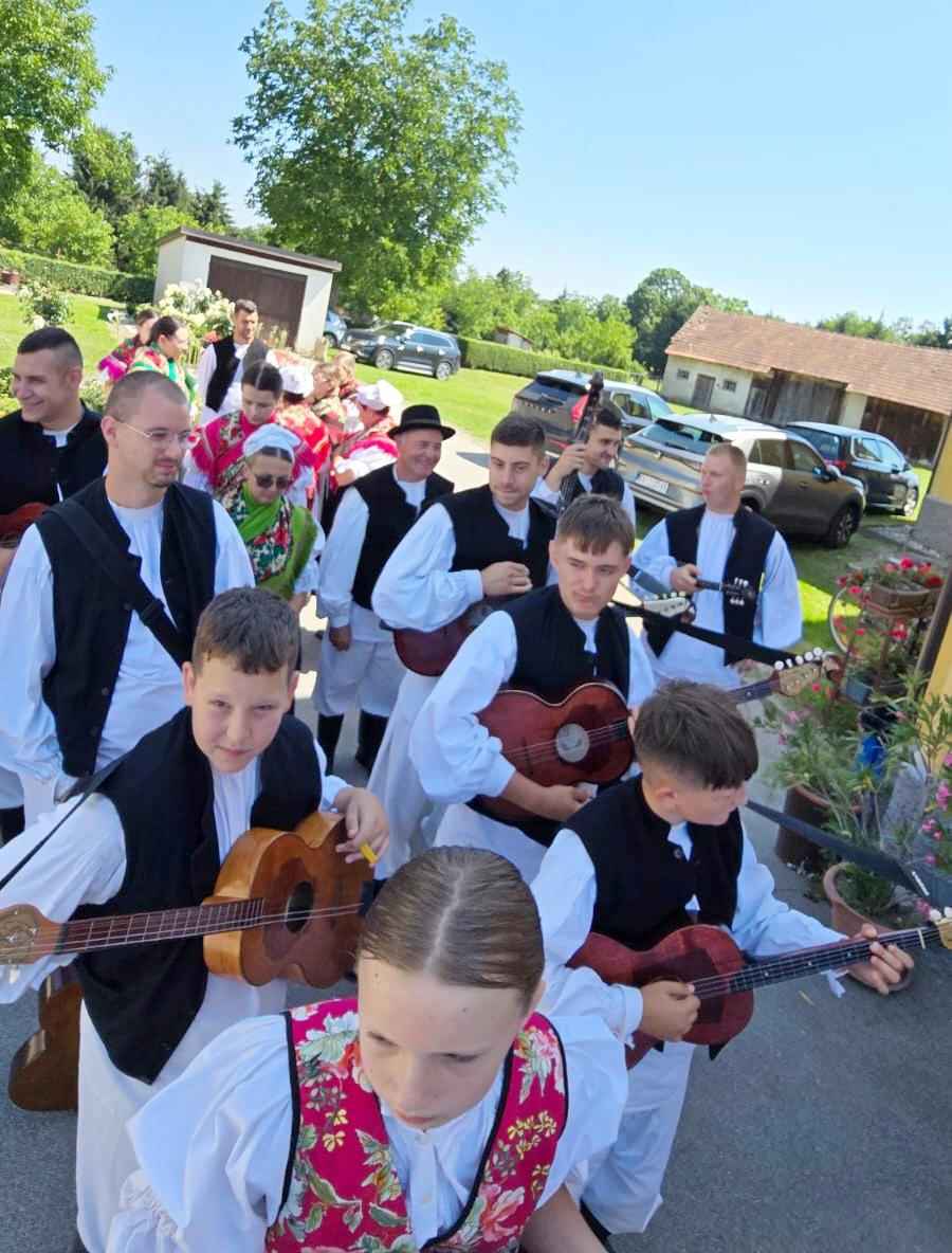 Procesija i sveta misa Donji Vidovec (5)