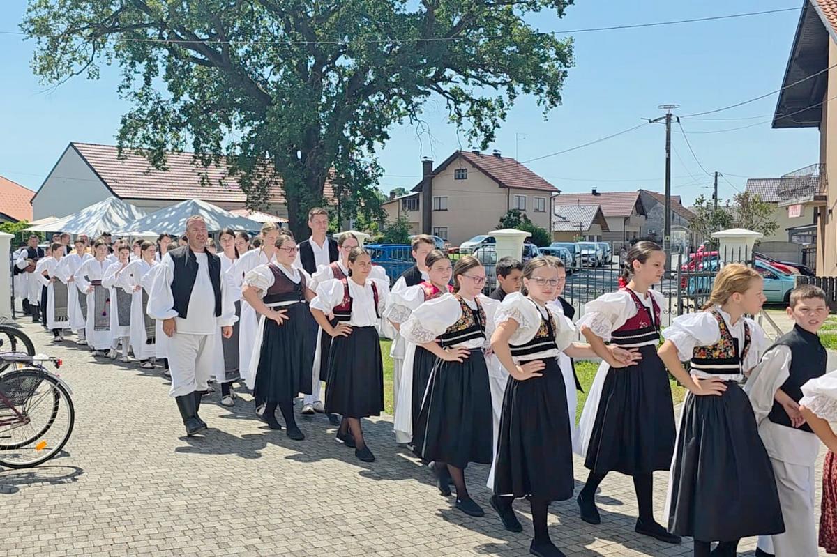 Procesija i sveta misa Donji Vidovec (6)