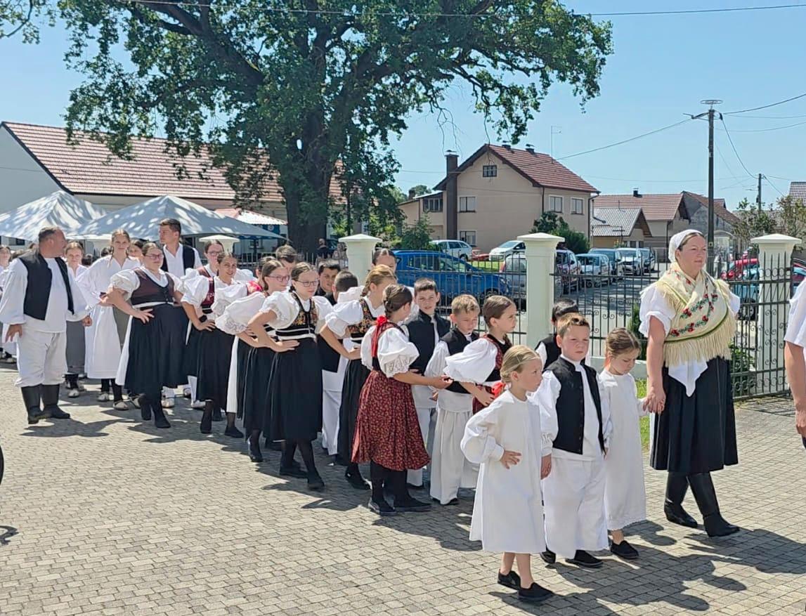 Procesija i sveta misa Donji Vidovec (7)