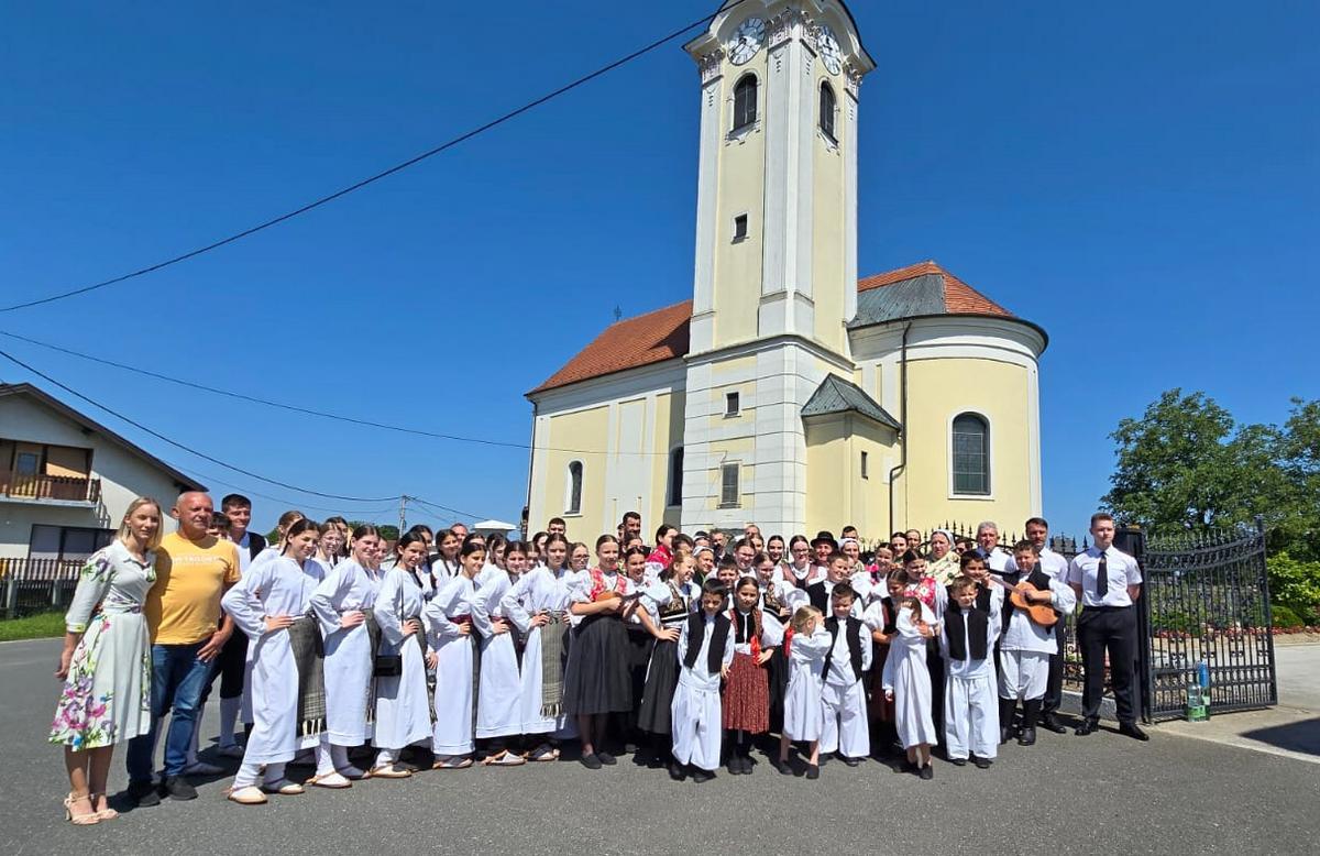 Procesija i sveta misa Donji Vidovec (7)