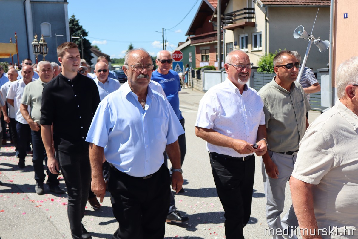 Tijelovska procesija Podturen 2026 (20)